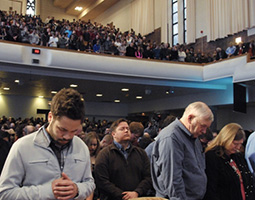 Conf - FW Crowd Prayer